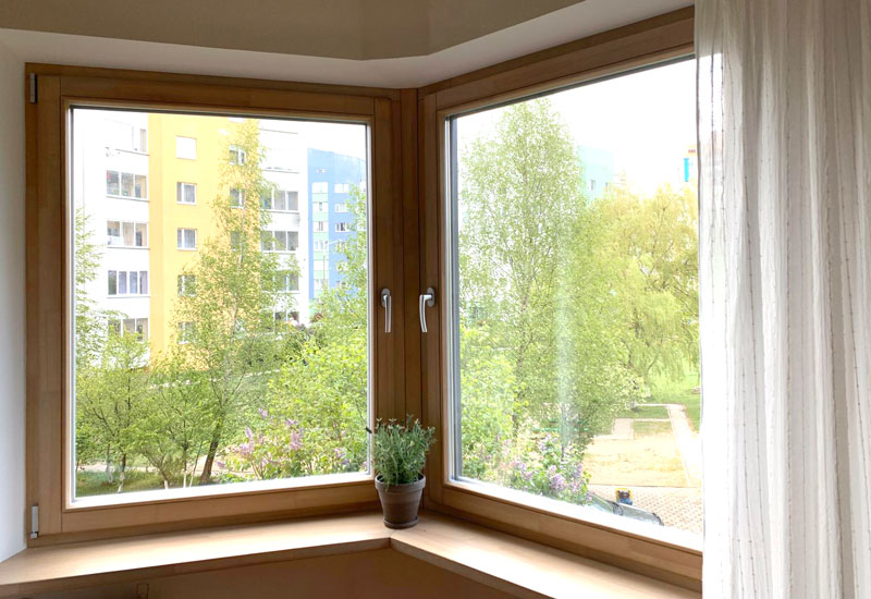 деревянные окна в квартиру лиственница