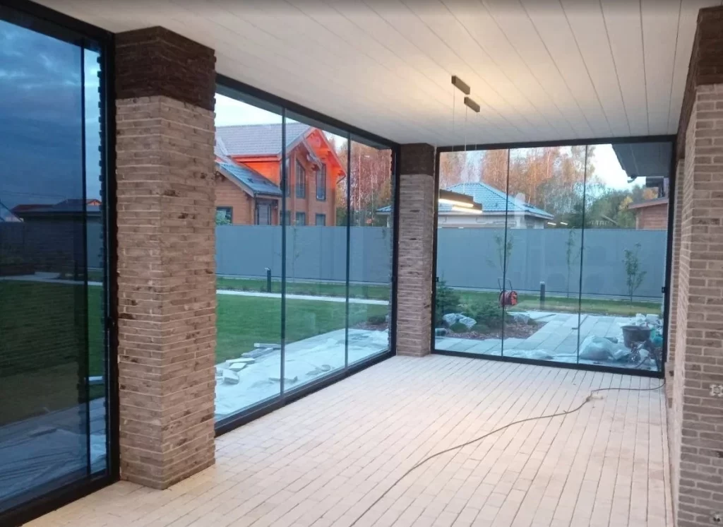 Безрамное остекление 